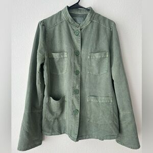 Hinge Women’s Green Button Up Utility Jacket with Flare sleeves and Pocket Front